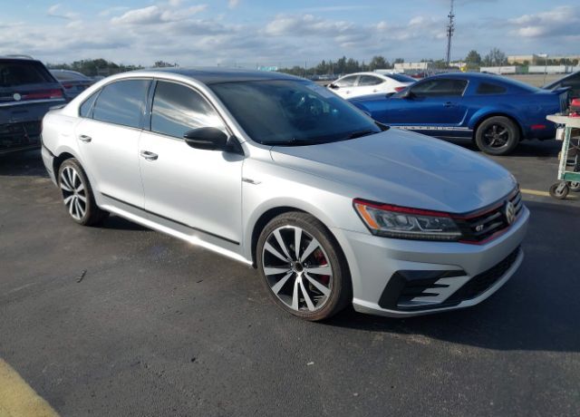 2018 VOLKSWAGEN Passat