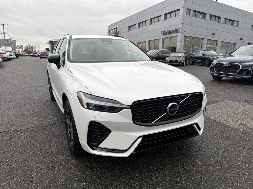 2025 VOLVO XC60