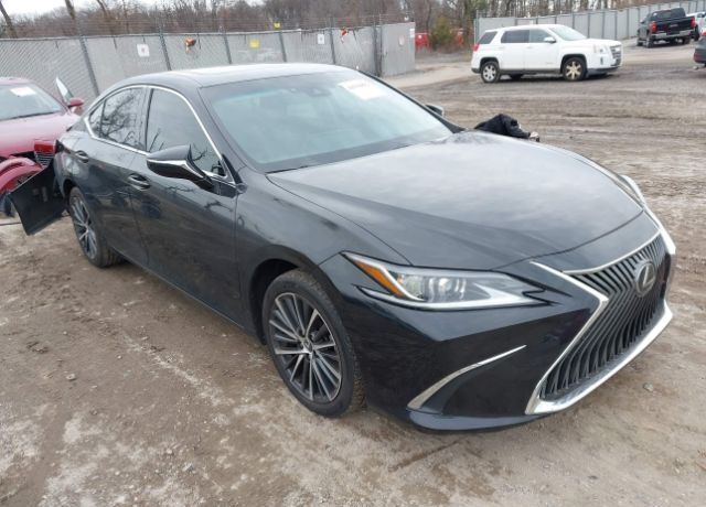 2022 LEXUS ES