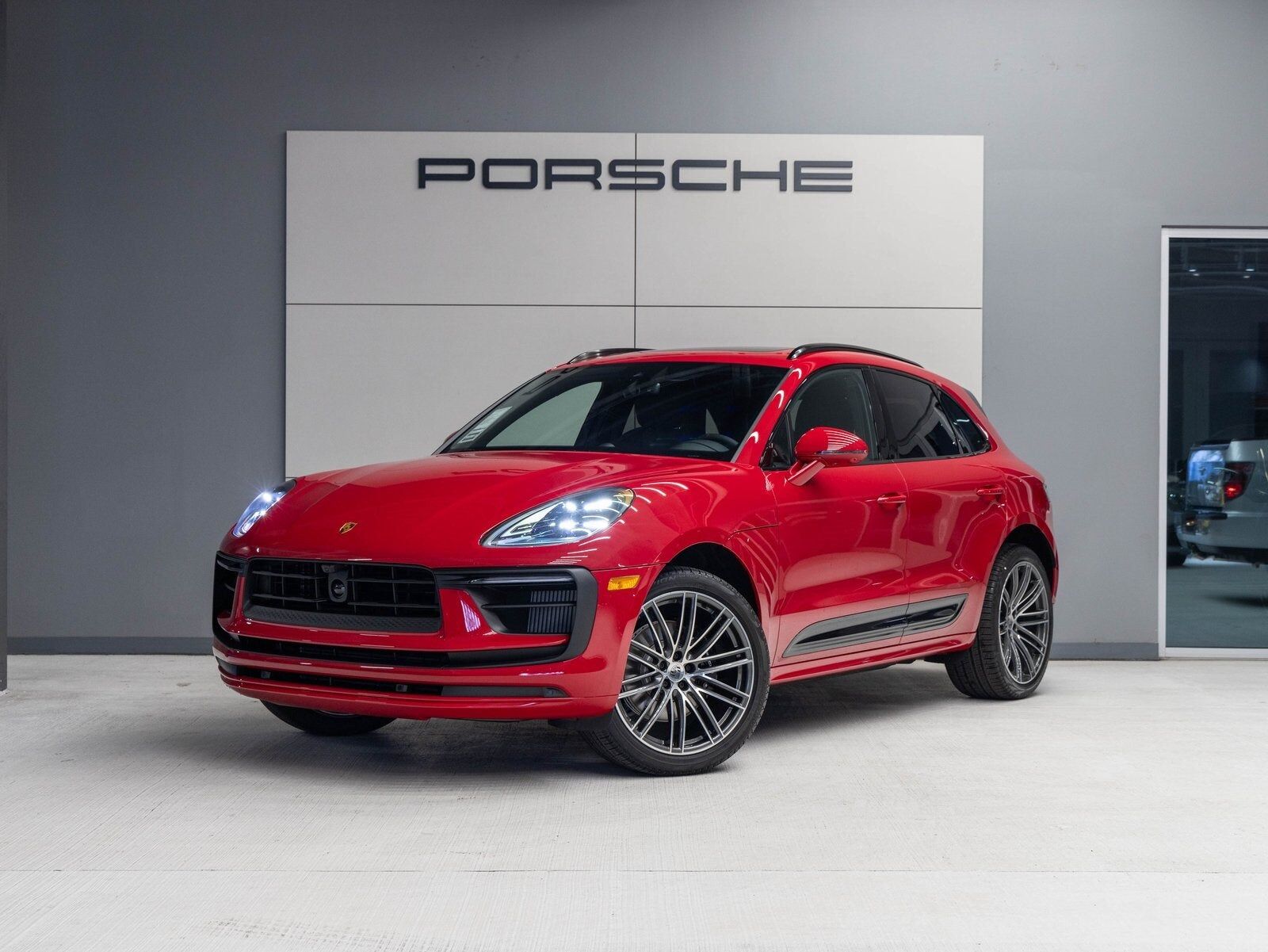 2026 PORSCHE Macan