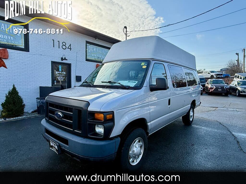 2012 FORD E-350