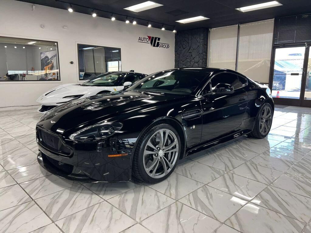 Aston Martin V12 Vantage