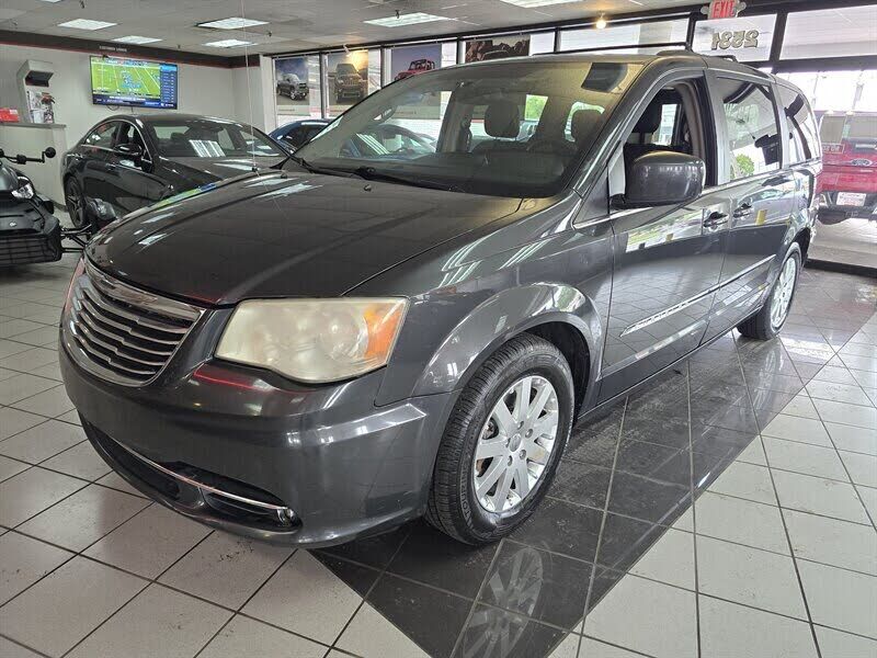 2012 CHRYSLER Town and Country