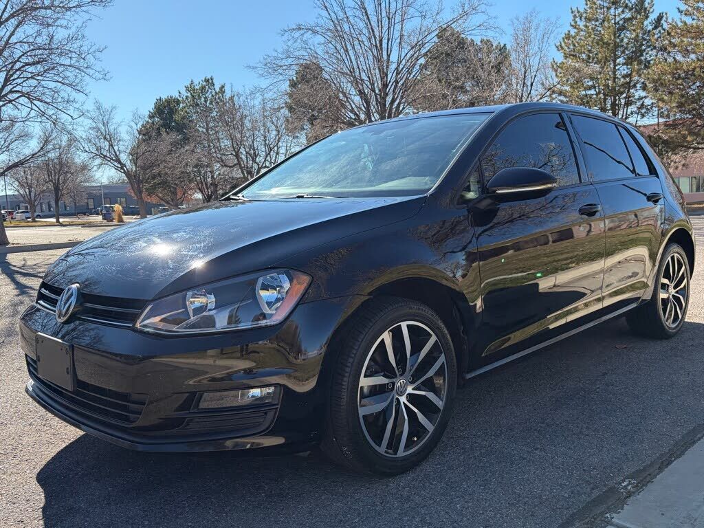 2017 VOLKSWAGEN Golf