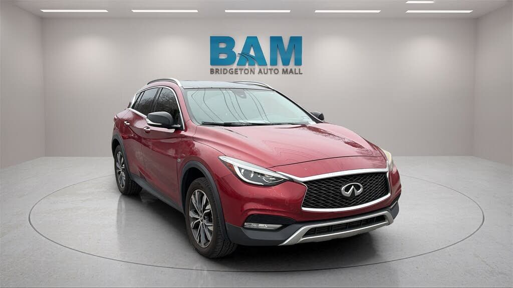 2017 INFINITI QX30