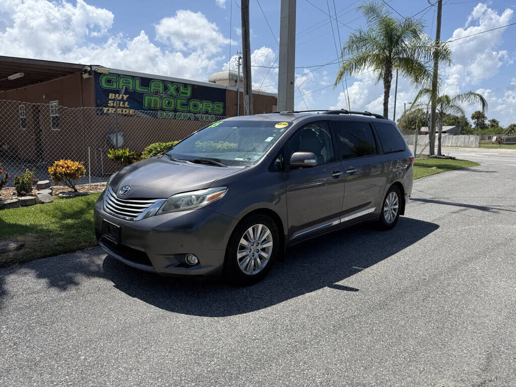 2015 TOYOTA Sienna