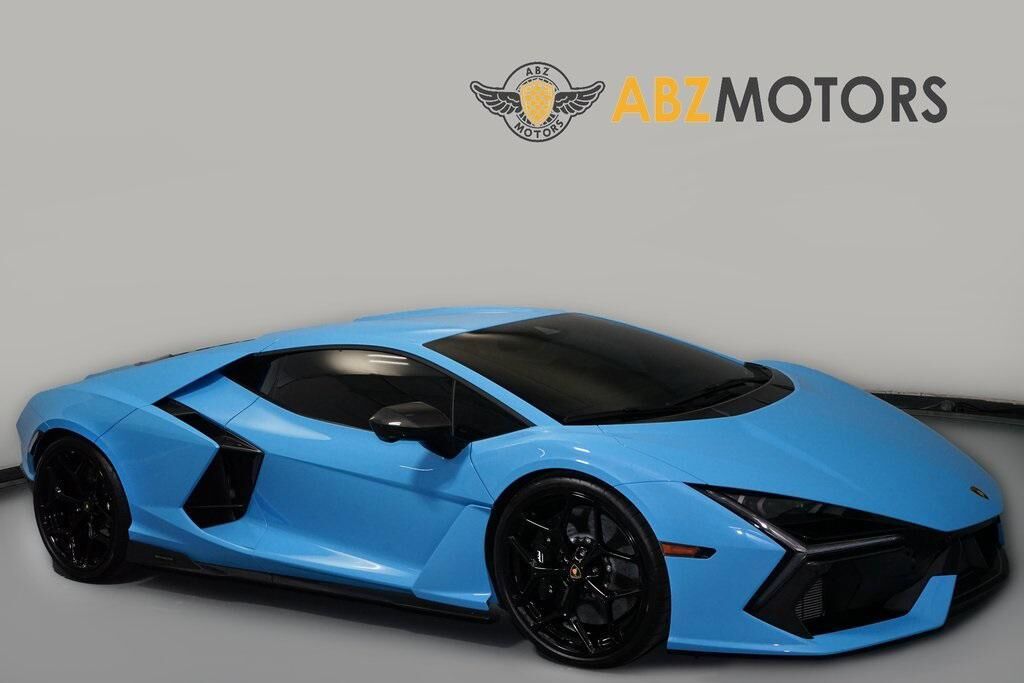 2025 LAMBORGHINI Revuelto