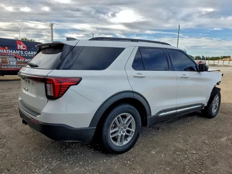 2025 FORD Explorer