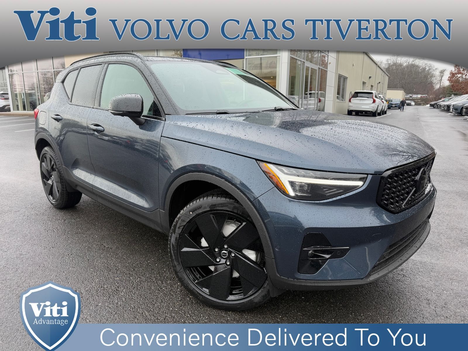 2026 VOLVO XC40