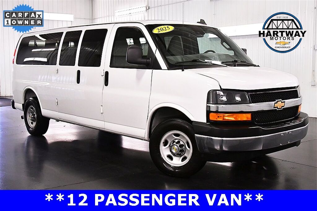 2025 CHEVROLET Express