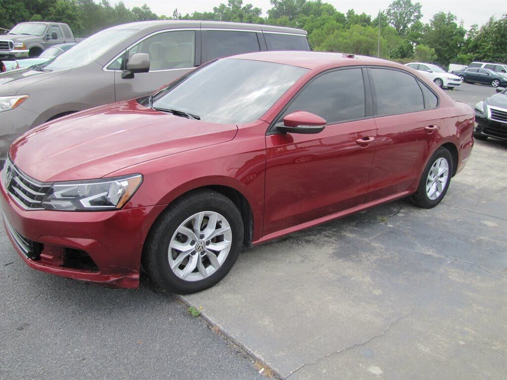 2018 VOLKSWAGEN Passat