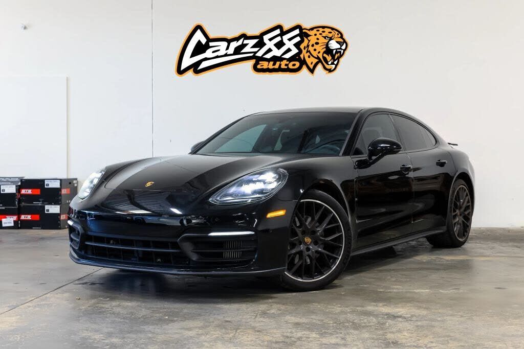 2022 PORSCHE Panamera