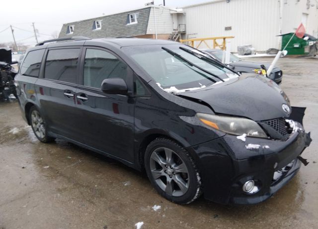 2016 TOYOTA Sienna