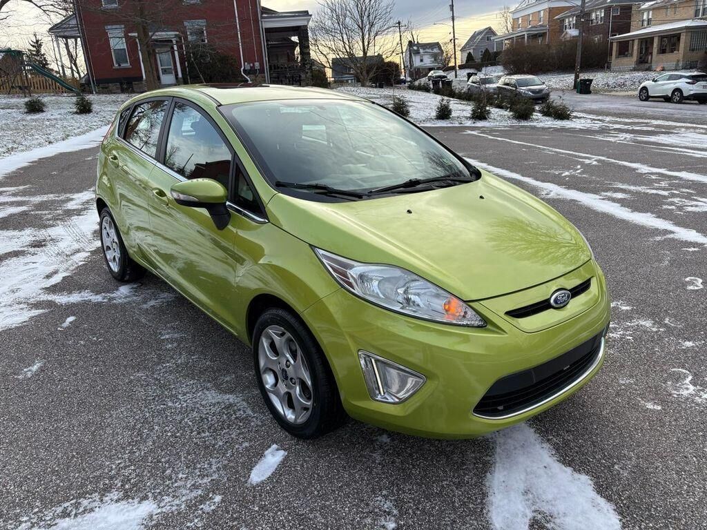 2011 FORD Fiesta