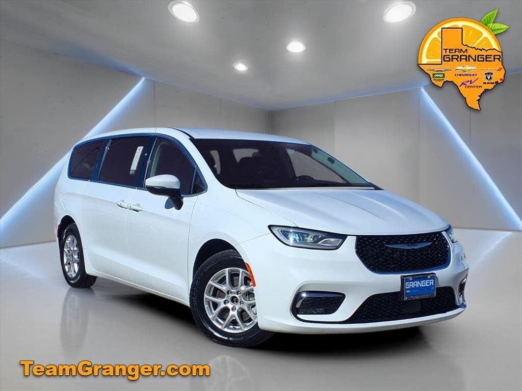 2023 CHRYSLER Pacifica