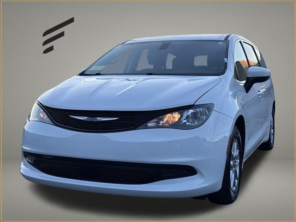 2022 CHRYSLER Voyager