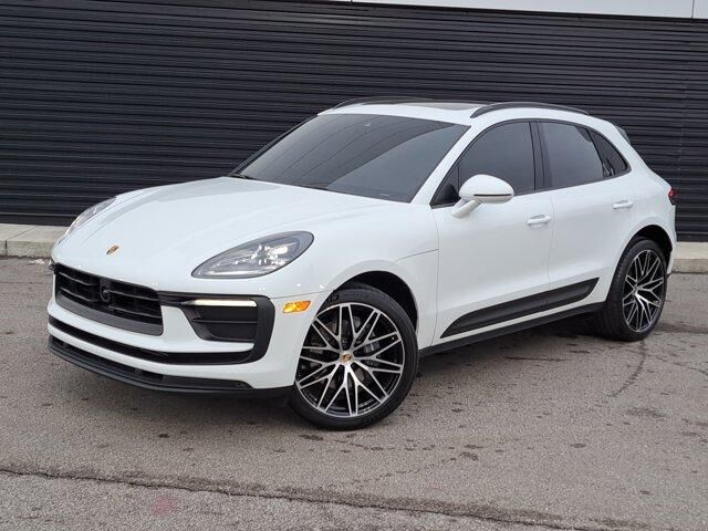 2023 PORSCHE Macan