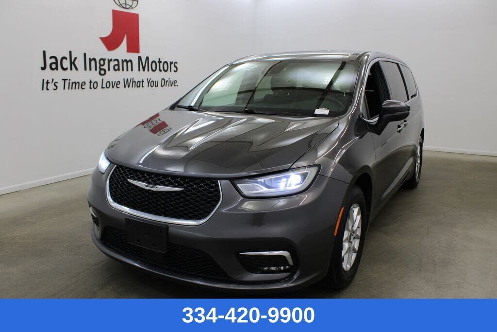 2023 CHRYSLER Pacifica