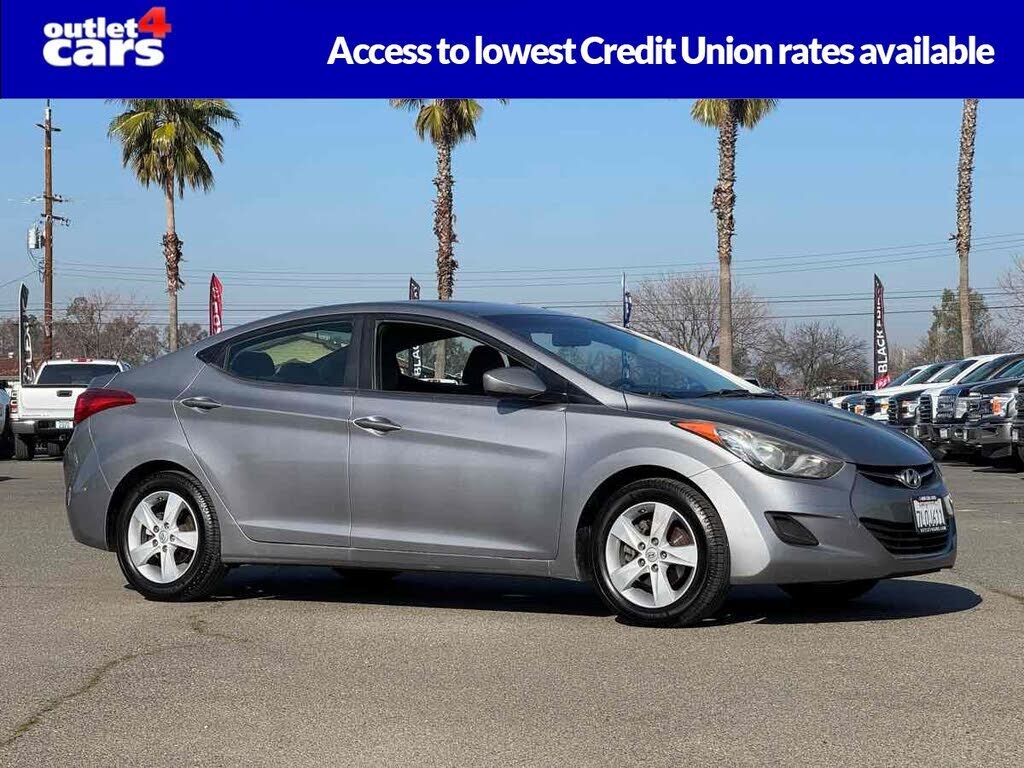 2011 HYUNDAI Elantra