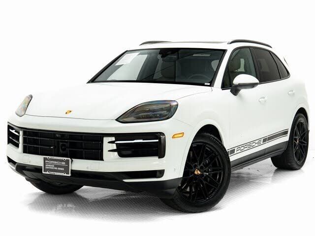 2025 PORSCHE Cayenne