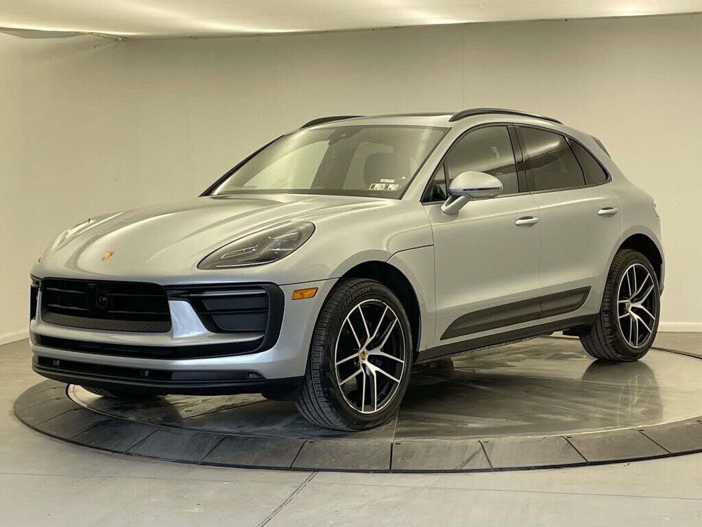 2022 PORSCHE Macan