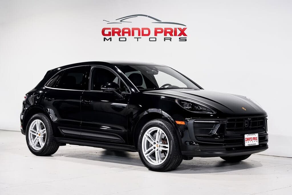 2024 PORSCHE Macan
