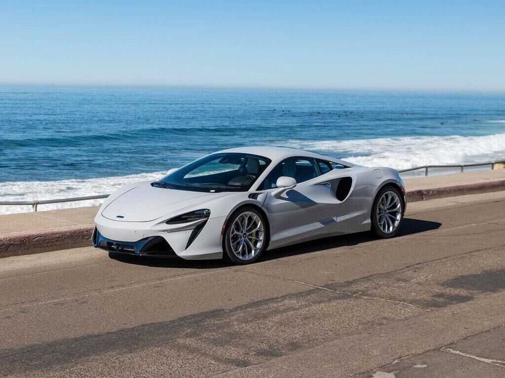2023 MCLAREN ARTURA