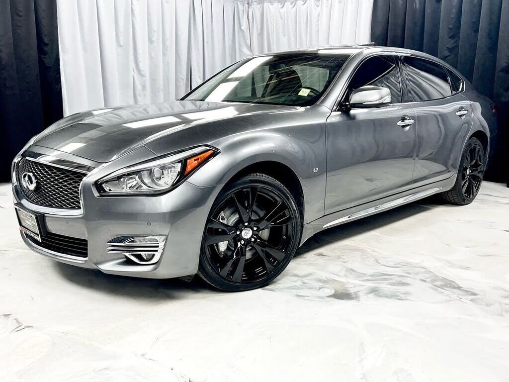 2017 INFINITI Q70L