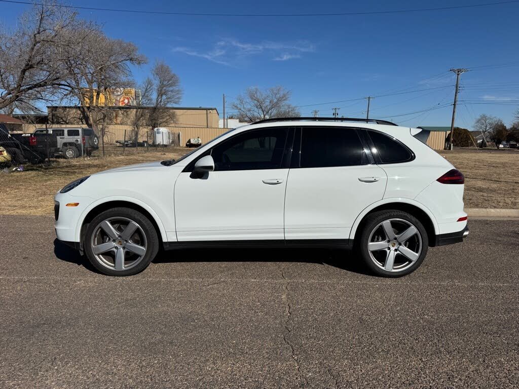2017 PORSCHE Cayenne
