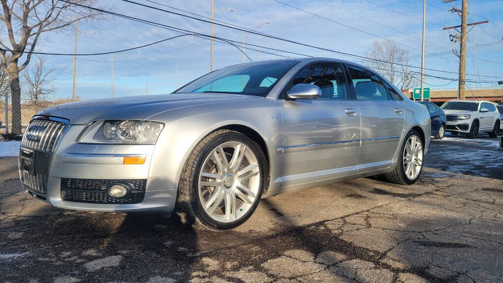 2007 AUDI S8