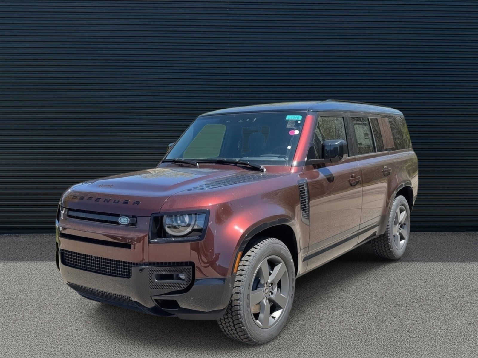 2025 LAND ROVER Defender