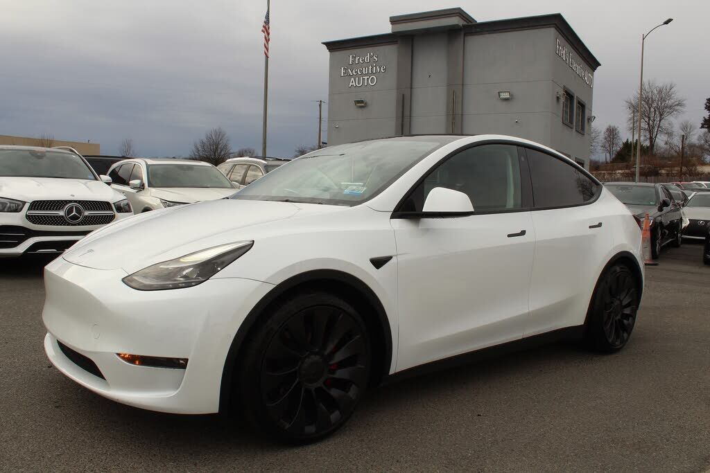 2022 TESLA Model Y