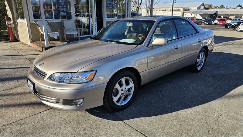 Lexus ES