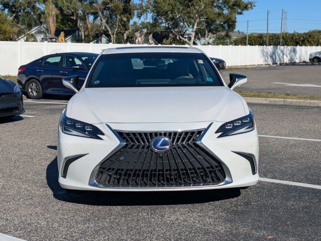 2022 Lexus ES