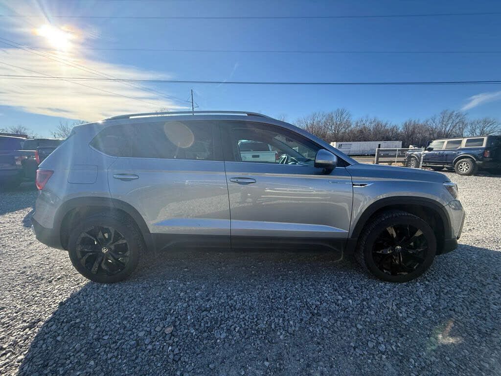 2024 VOLKSWAGEN Taos