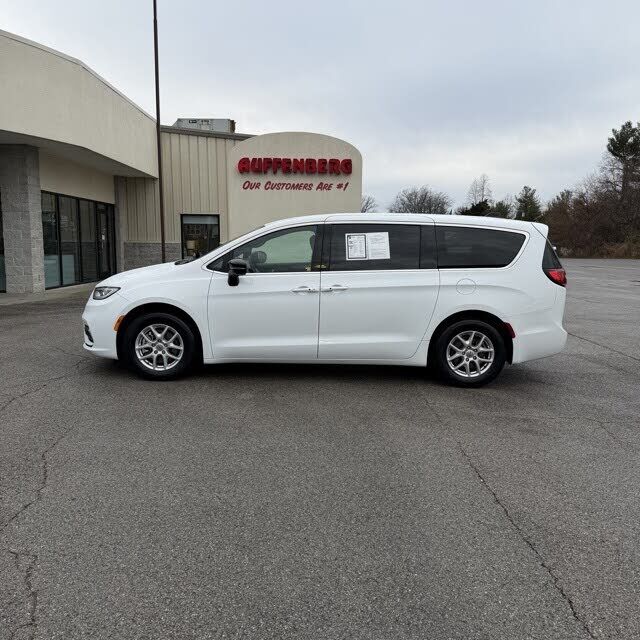 2025 CHRYSLER Pacifica