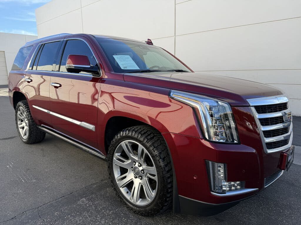2017 CADILLAC Escalade