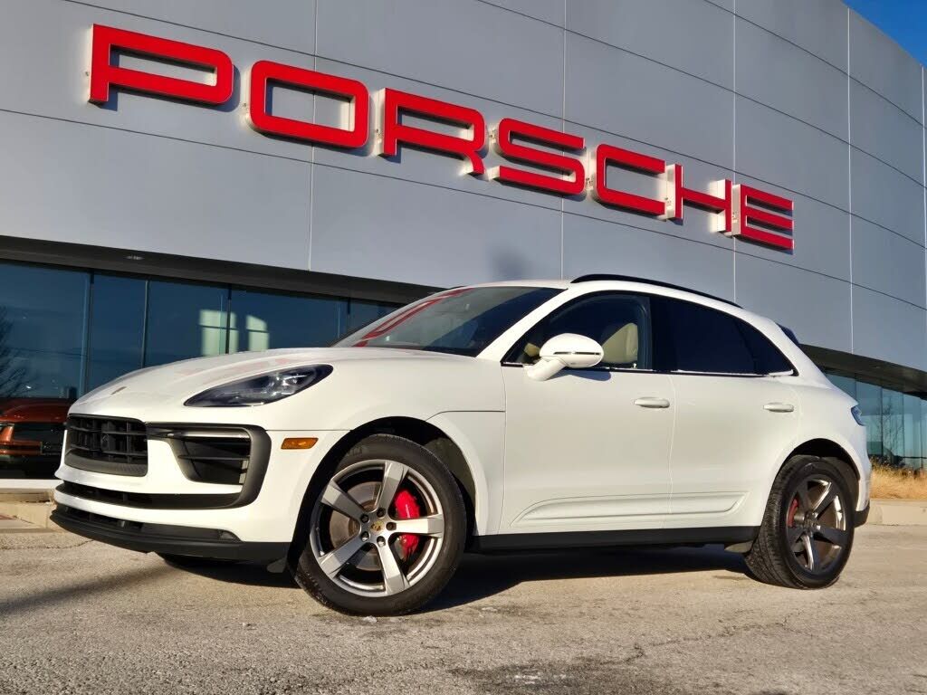 2022 PORSCHE Macan