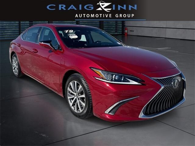 2019 LEXUS ES