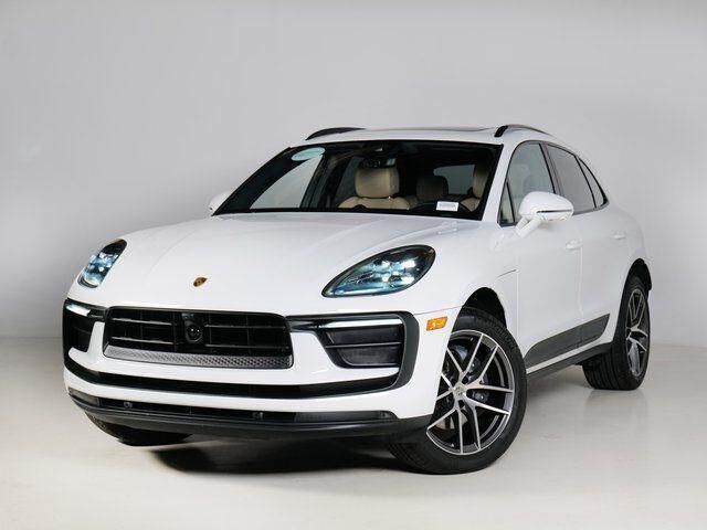 2025 PORSCHE Macan