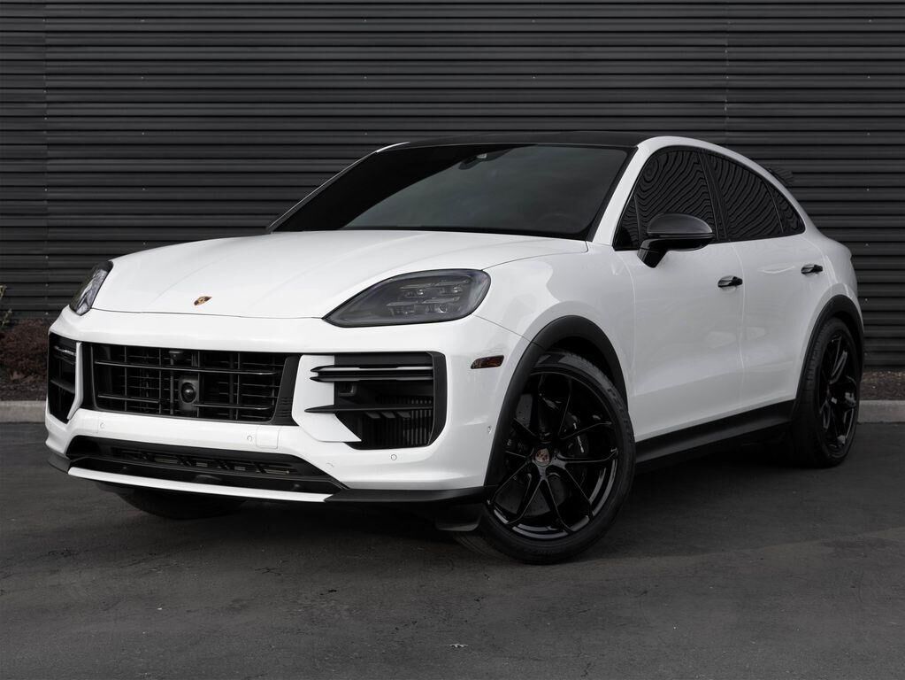 2025 PORSCHE Cayenne