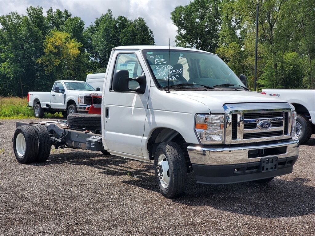 2024 FORD E-350