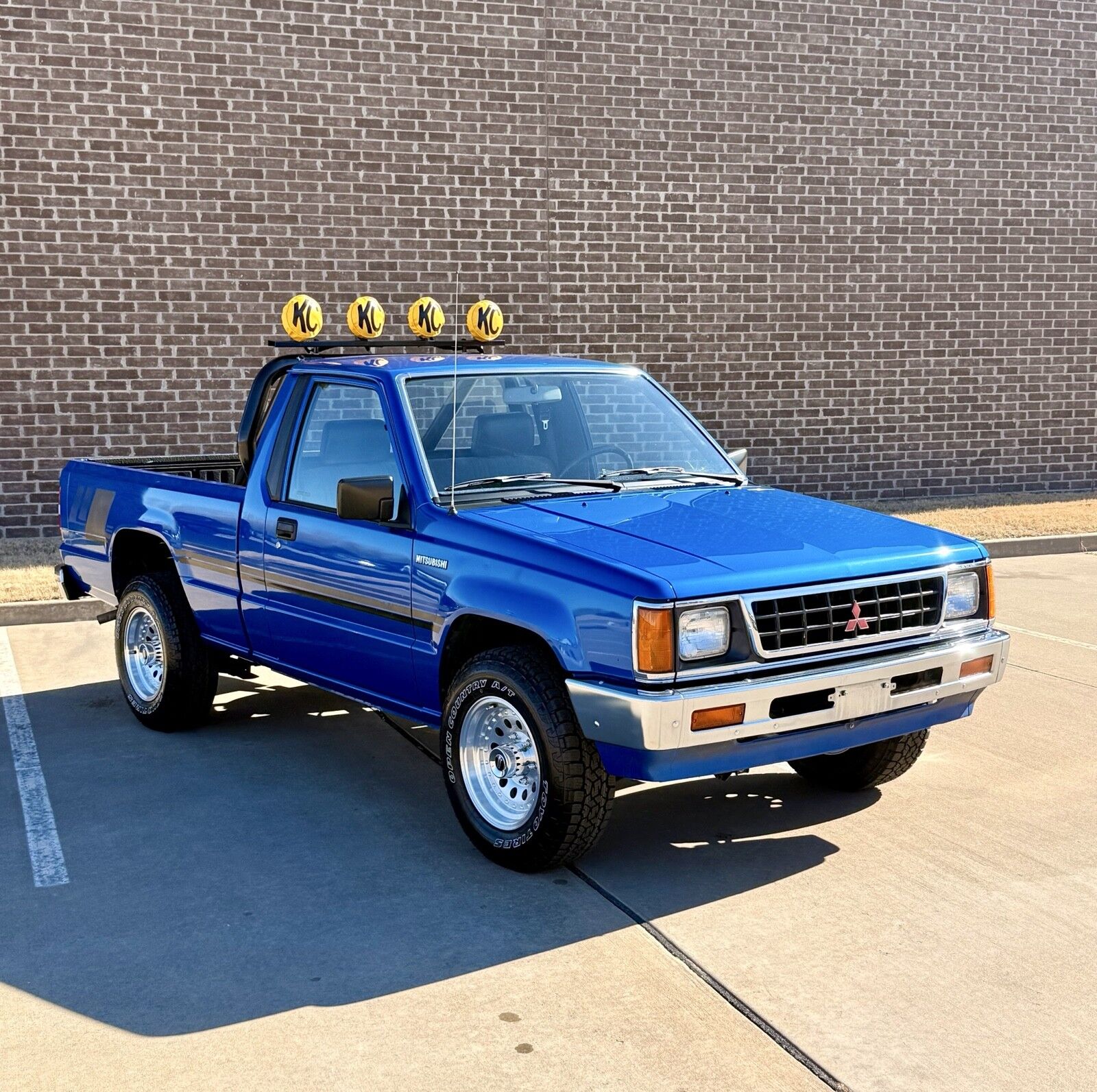 Mitsubishi Mighty Max