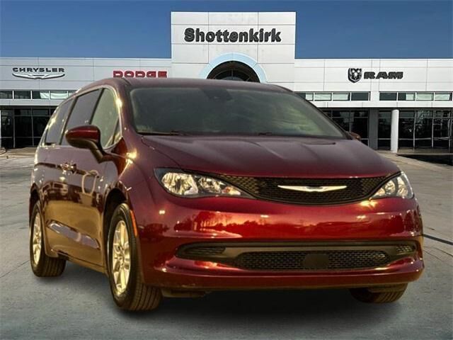 2023 CHRYSLER Voyager