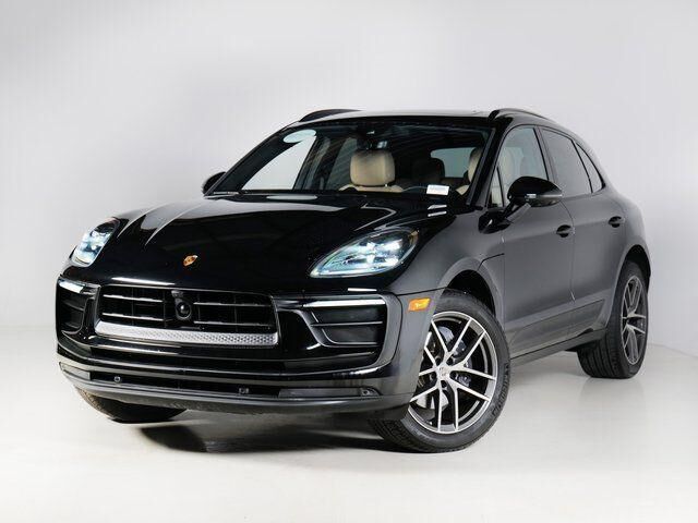 2025 PORSCHE Macan
