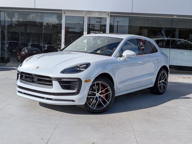 2026 PORSCHE Macan