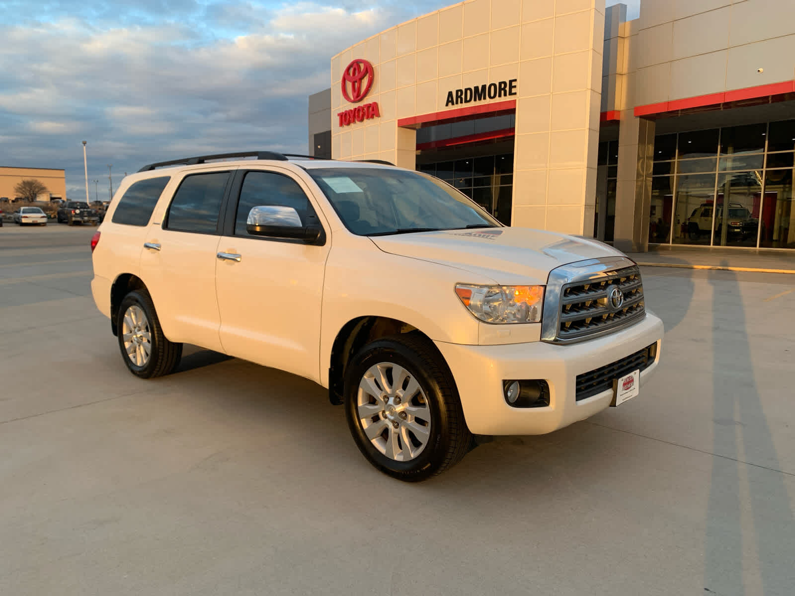 2017 TOYOTA Sequoia