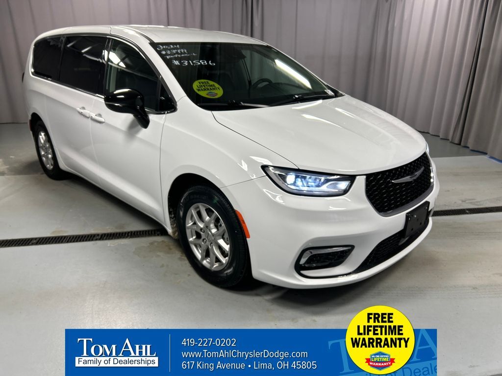 2024 CHRYSLER Pacifica