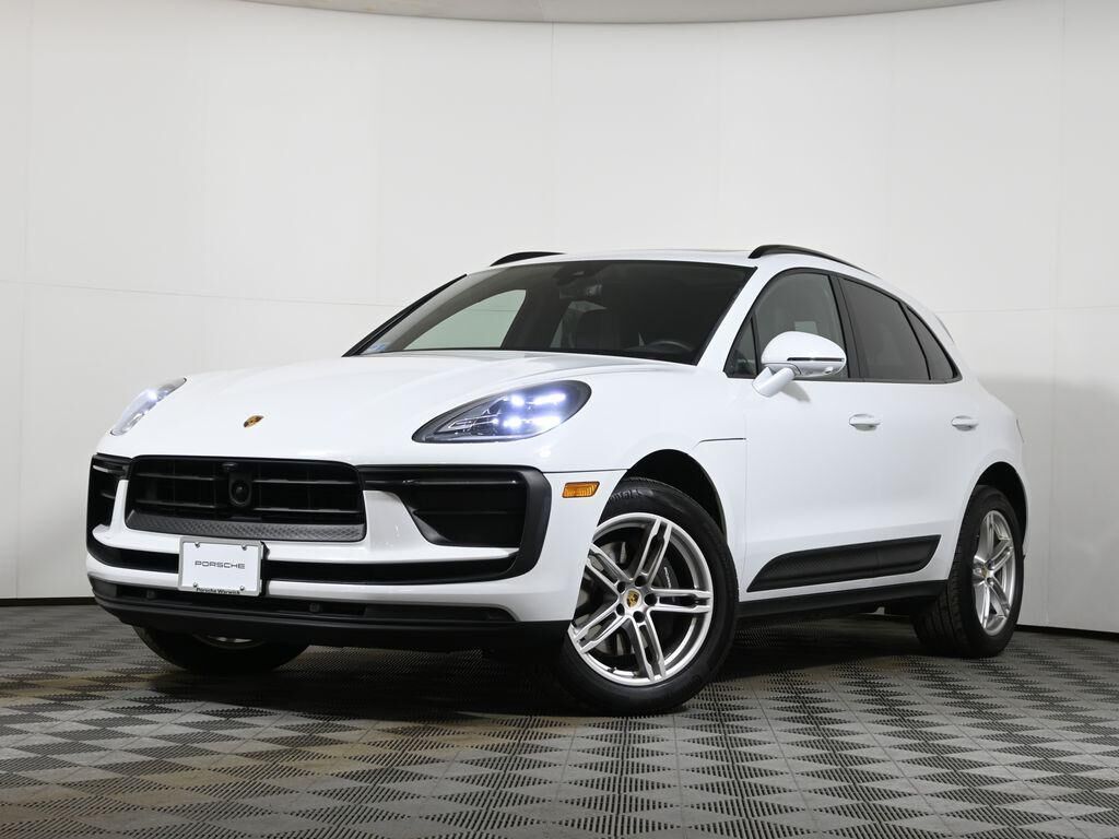 2025 PORSCHE Macan