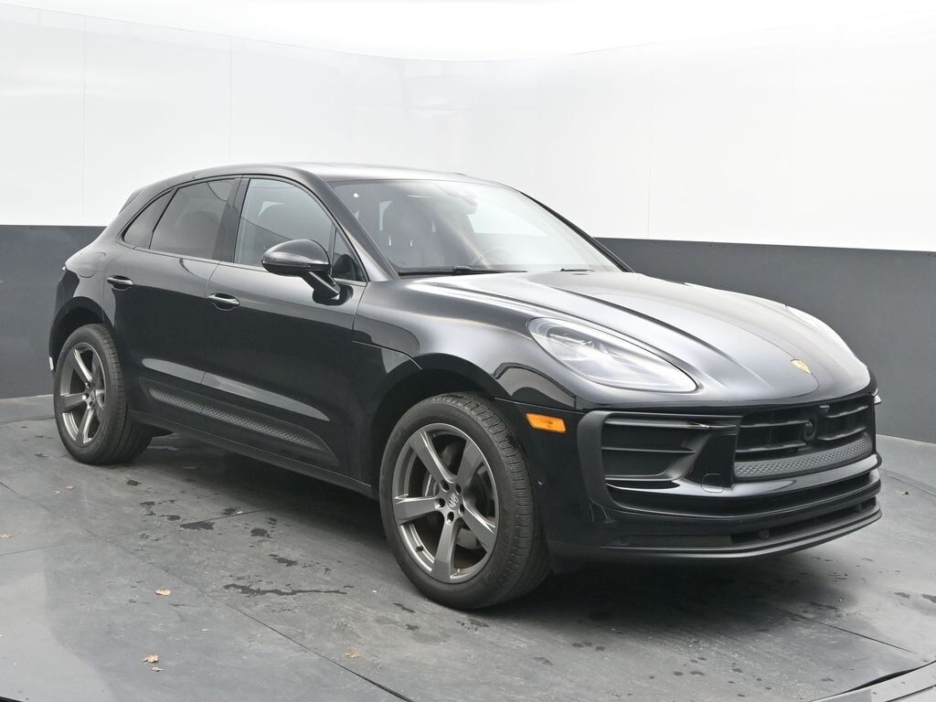 2023 PORSCHE Macan